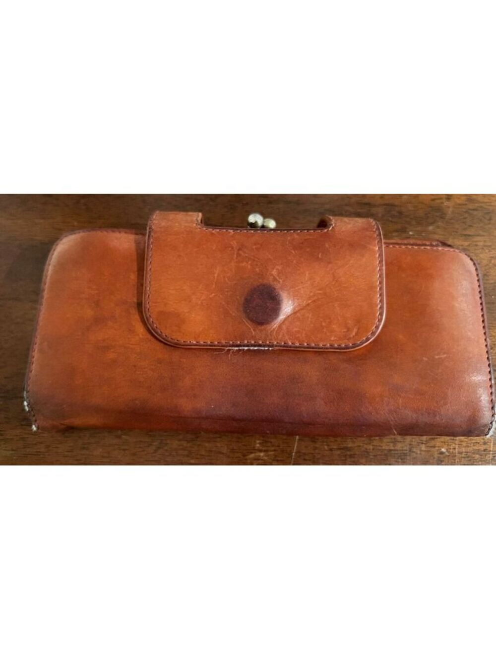 Vintage Brown Leather Wallet with Magnetic Closure and Multiple Card Slots